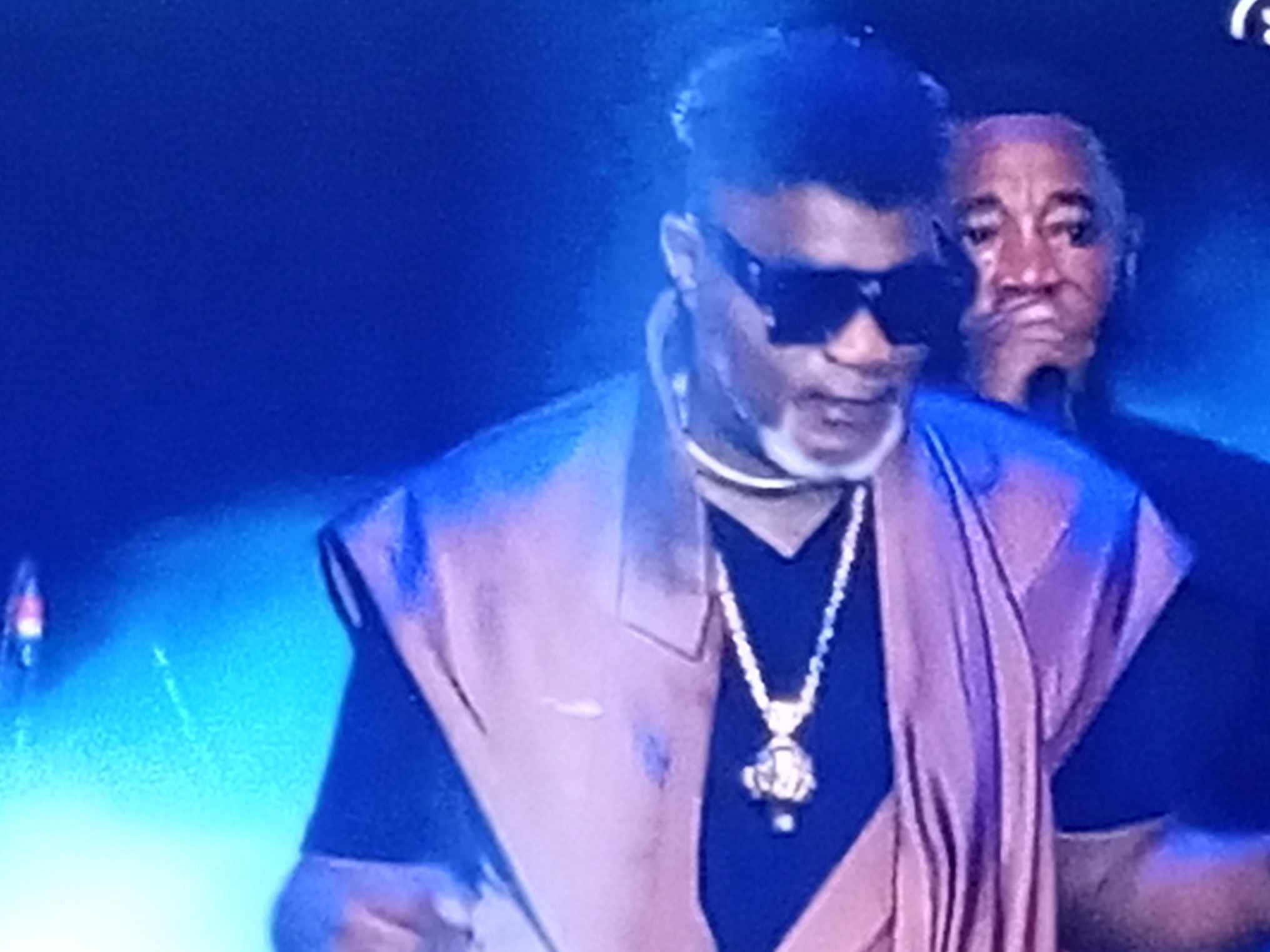 02H45 tôt ce matin du 10 janvier 2024 : Koffi Olomidé sur scène au Vodun Days