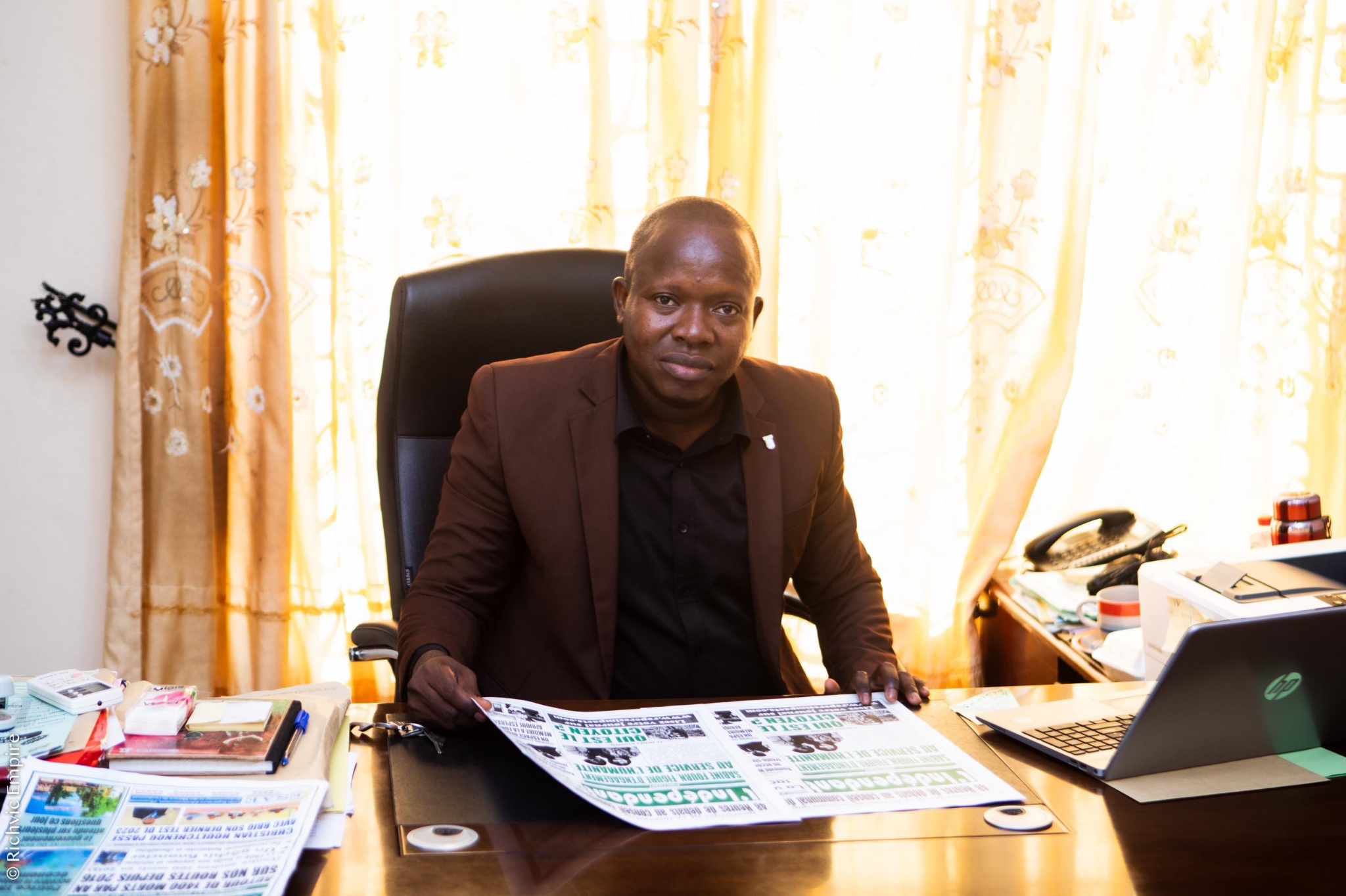 Nous sommes au cabinet du Maire de Ouidah