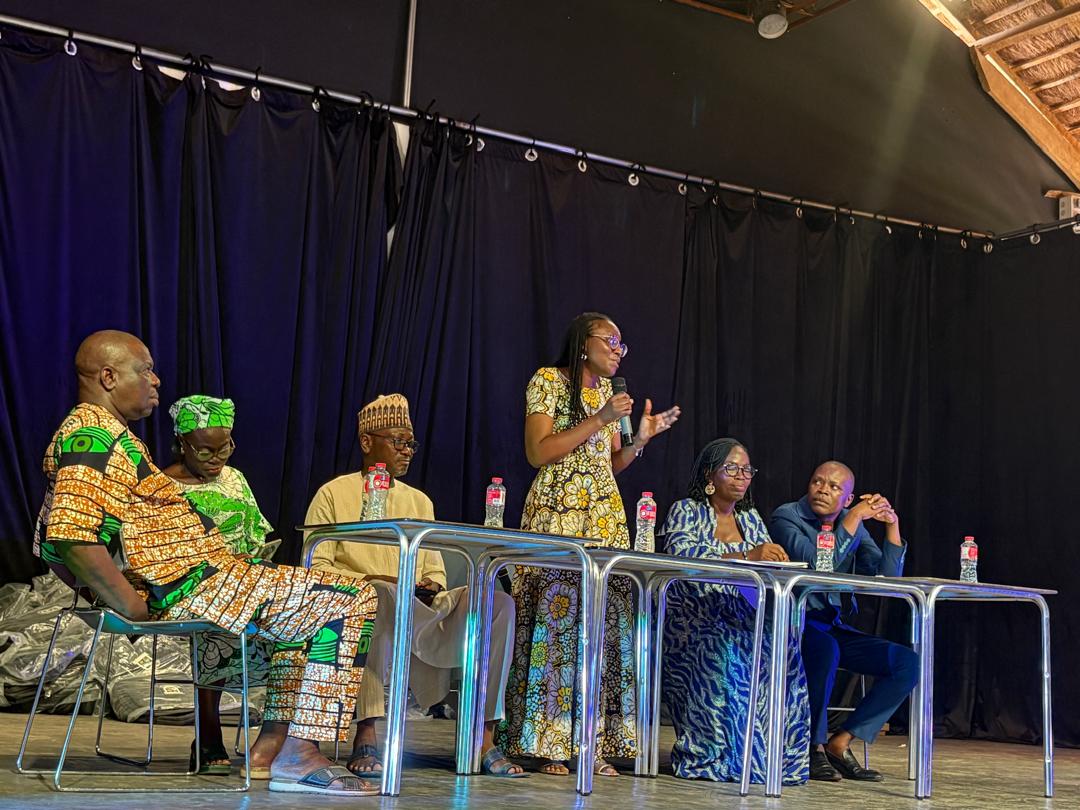 Ouidah célèbre l'excellence scolaire : Sabine Fourn transmet des valeurs aux meilleurs élèves de l'année 2024-2025**