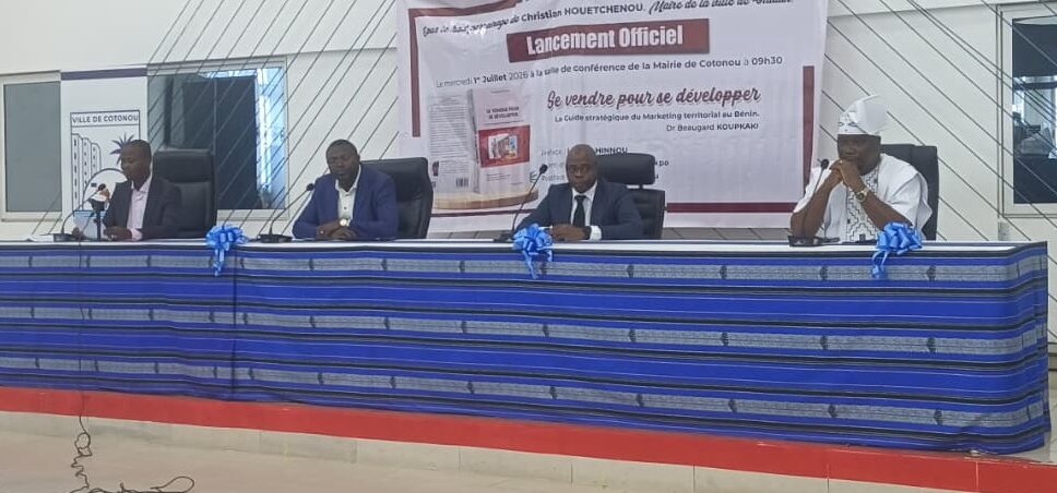 Lancement de l'ouvrage de Beaugard KOUKPAKI :  Christian Houétchénou appelle à une révolution dans la gouvernance territoriale