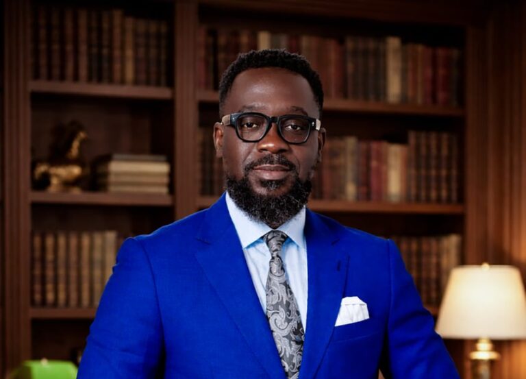 Team Don Pour Row : Le Capitaine Dônklam Abalo monte sur la scène